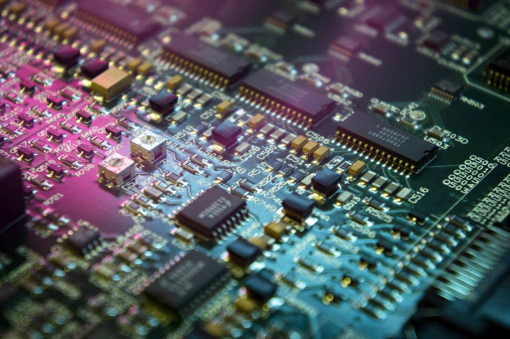 自動插件機在電子工業自動化發展中的影響
